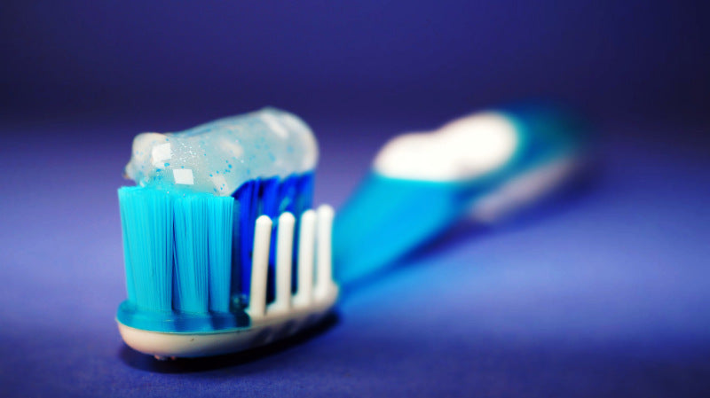 Whitening tooth paste